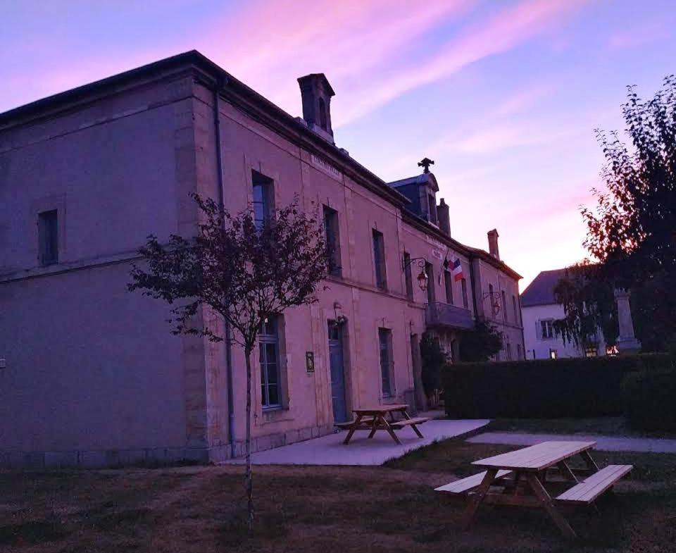 Gite La Loutiere Acomodação com café da manhã Ouroux-en-Morvan Exterior foto